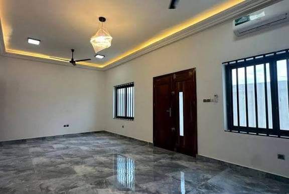 Maison 2 chambres un salon à louer calavi kpota