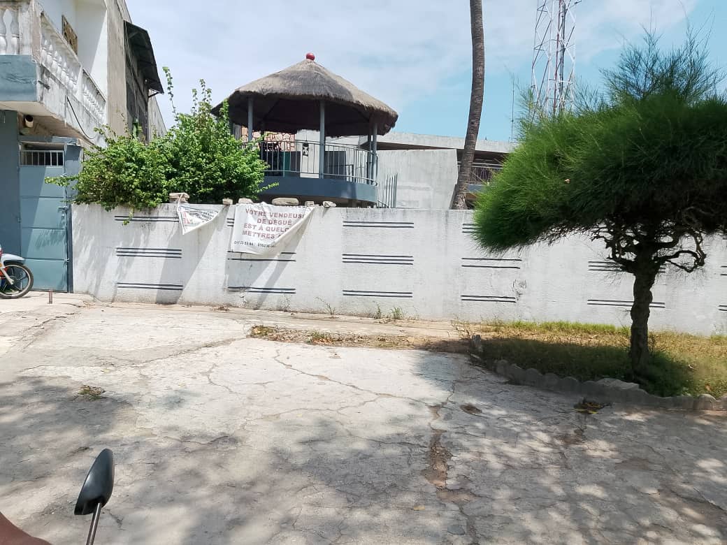 Villa R+1 à Cotonou devant le stade général Méthieu Kérékou en vente — photo 3